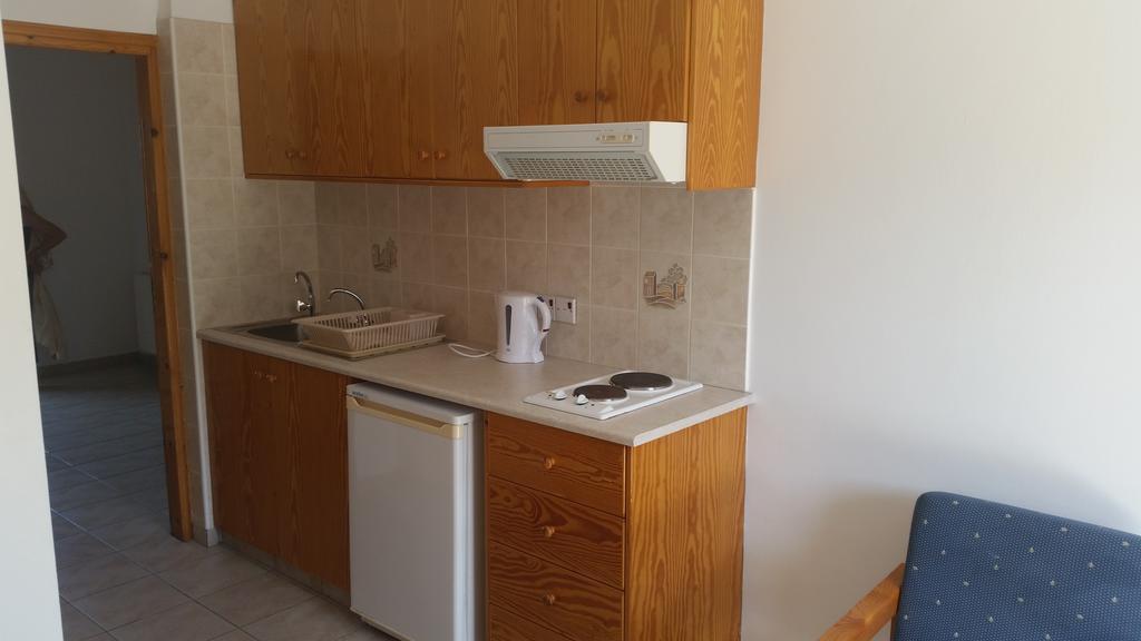Pissouriana Hotel Apartments Εξωτερικό φωτογραφία